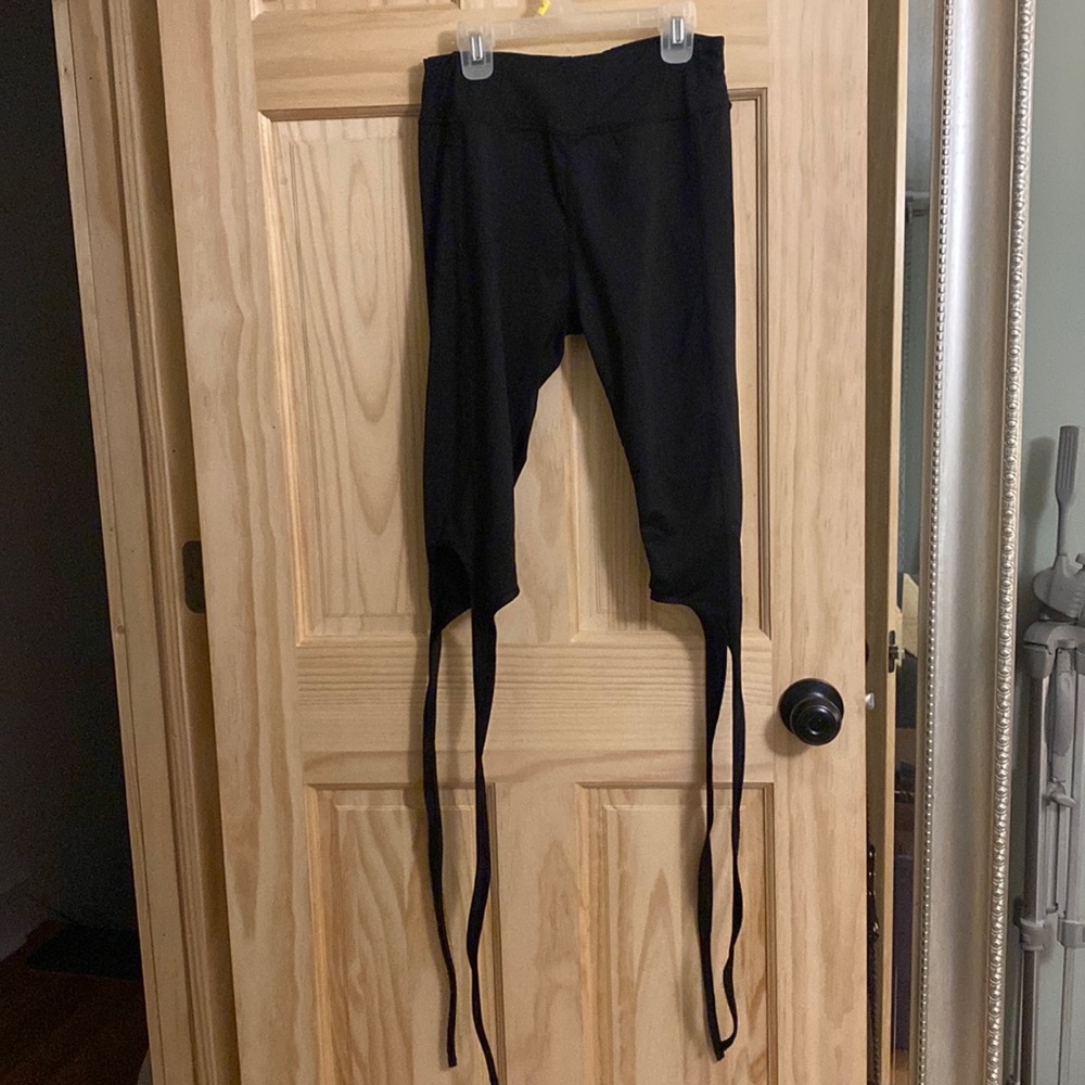 Ballet style strap leggings to wrap around calves black